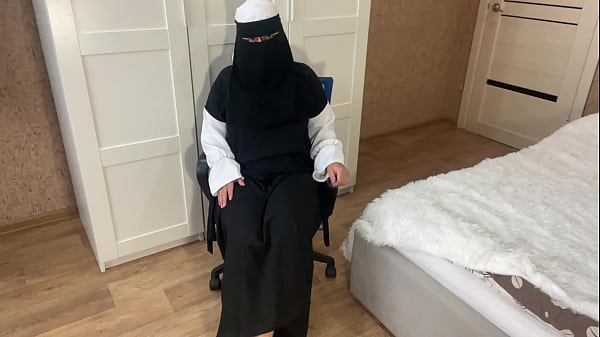 Tari Arab Sambil Colmek Memek Sempit Sampai Crot