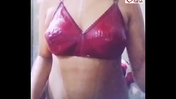 Nonton Video Cewek Desi Asli Pamer Shawar Sambil Dijilat Jari