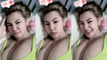 Tiktoker Rebahan Pamer Belahan Susu Mulus Bikin Ngiler.
