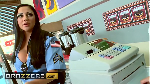 Montok Seragam Digoyangin – (audrey Bitoni, Honey White, Johnny Sins) – Krim Boston – Brazzers Bikin Muncrat