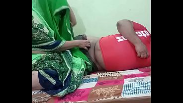 Desi Indian Couple Lagi Main-main Seru Di Atas Kasur, Ngewe Sampe Basah Kuyup.