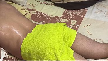 Ibu Mertua Bokong Gede Bantu Mantu, Pijat Berujung Nafsu Panas.