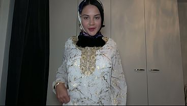 Pov – Ngewein Kakak Tiri Muslimah Berjilbab, Romantis Tapi Hot