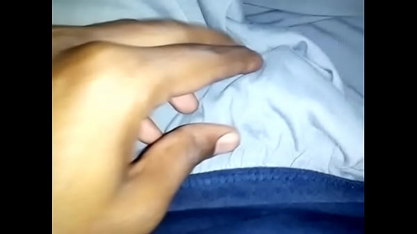 Ayesha Singh Lagi Ngelus-ngelus Dadanya, Bikin Pengen Gigit.