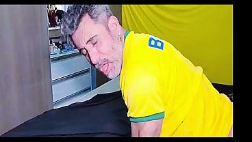Orang Arab Datang Ke Brasil Dan Memancingkan Kontolnya Ke Dalam Lubang Pantat Si Goblok Brasil (cuplikan)