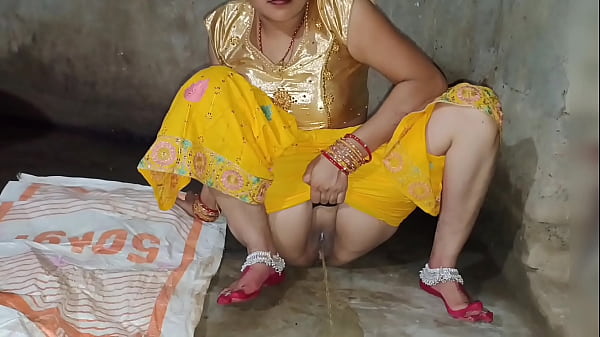 Indian Model Bhabhi Ko Dewar Ke Saath Chudte Hue Saaf Hindi Mein Aawaz