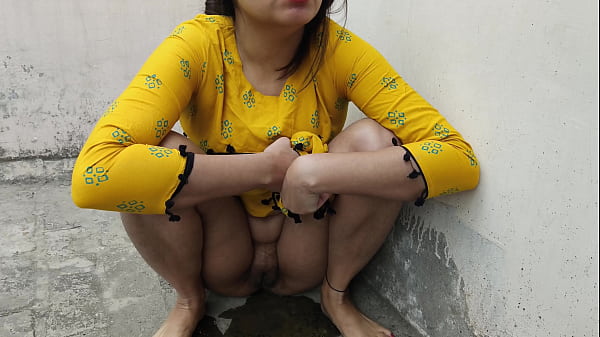 Bokep India, Saheb Gaji Naikain, Ganda Bol, Aku Rela Ngasih Semua, Ngentot Di Luar Sambil Pipis.