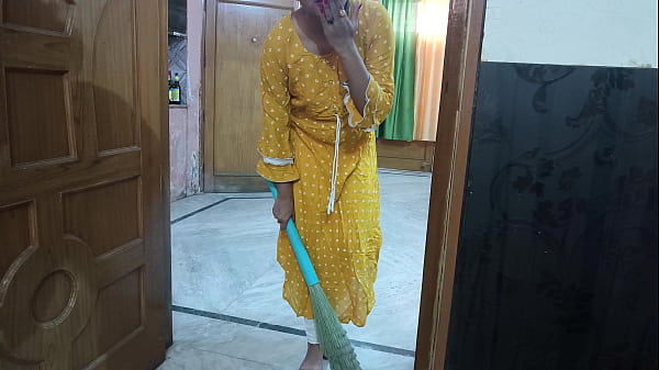 Desi Pembantu Malu-malu Tapi Toket Gede, Ngewe Bosnya Sampe Puas, Audio Hindi Bikin Makin Panas.