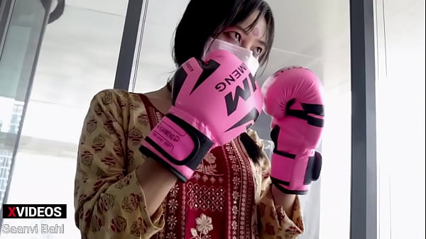 Si Cewek Petarung Ufc Desi, Mukulnya Bikin Makin Basah, Kayak Pro Banget!