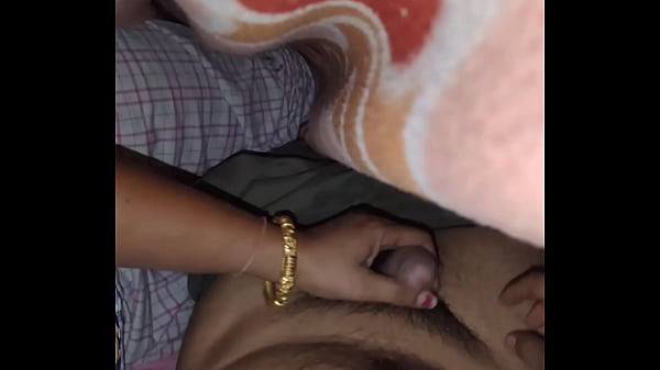 Maa Ke Saath Raat Ka Khel, Jab Jism Ki Bhookh Dono Ko Ek Kar De.