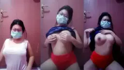 Yuli Pamer Dada Bulat Montok Bikin Ngiler