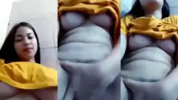 Abg Toket Bulat Colmek Baju Kuning, Makin Digoyang Makin Basah.