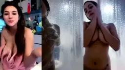 Kak Mozara Bugil Total Live Mandi, Basah-basahin Tubuhnya.