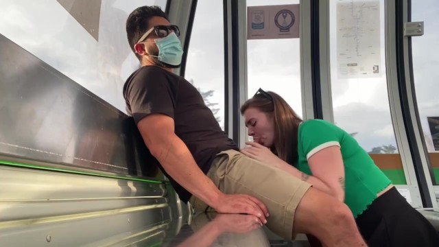 Naik Metrocable, Colokan Di Depan Umum, Mulus Gak Pake Ribet