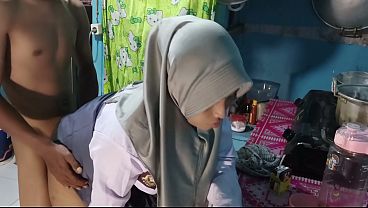 Ngentot Adik Ipar Sambil Meremas Toketnya Yang Montok.