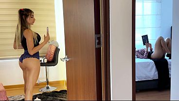 Ibu Mertua Seksi Itu Langsung Nafsu Dan Colmek Dengerin Erangan Dari Kamar Sebelah!