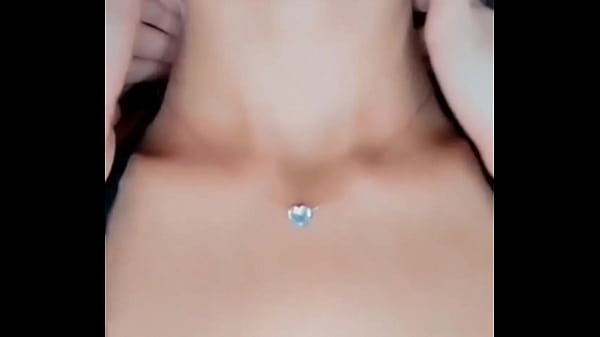 Nih Cewek Muda Lagi Live, Goyang-goyang Bikin Tegang