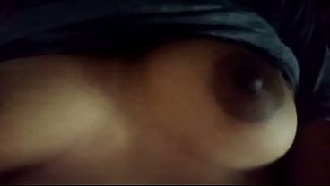 Desi Pelacur Telanjang Bulat Pamerkan Tetek Aslinya