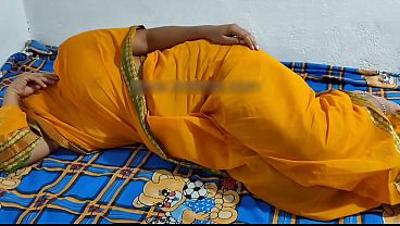 Bundelkhandi Mertua Ngentot Mantu, Nikmatin Full Sambil Ngerasain Enaknya.