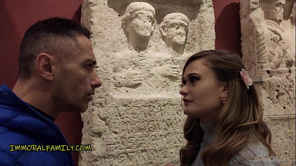 Bratty British Babe Honour May Digebokongin Ayah Tiri Di Museum Sejarah – Keluarga Tak Bermoral 4k