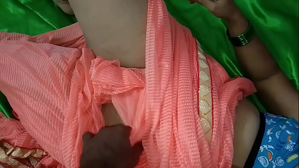 देसी सविता की चुदाई करते हुए, गरम मौसम में उसकी चीखें और मेरी ज़ोरदार रफ़्तार