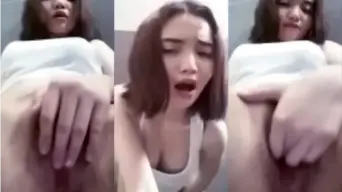 Cewe Bondol Nafsu, Jari Tiga Ngegas Dalem Lubang Basah.