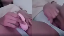 Rara Si Pemek Pink Basah Kuyup Siap Digoyang.