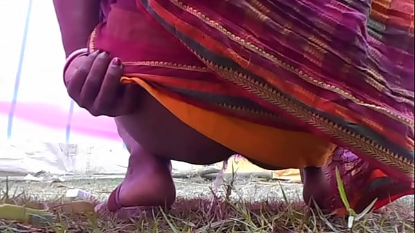 Desi Bulu Lebat Sange Kebelet Pipis