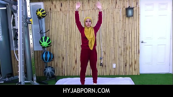 Ngentot Habis Trainer Fitnes Sama Cewek Arab Eksotis