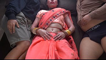 Nikmatin Aja Bokap Lo Nonton, Step Mom Sama Step Son Lagi Mainin Bahasa India, Panas-panas Bikin Merem Melek.
