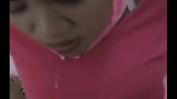 Hijabnya Digebukin Sambil Ngerengek Minta Dihancurin